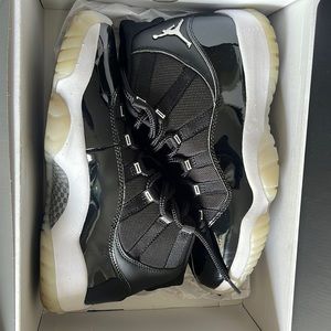 Air jordan 11 retro size 9